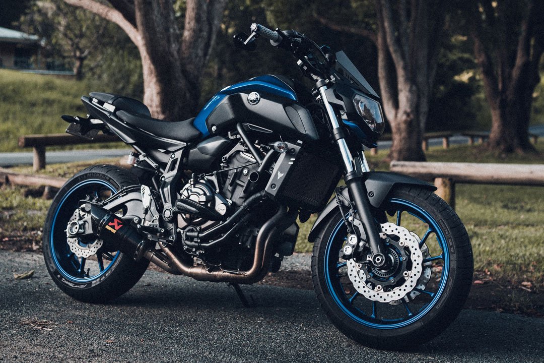 Which support of smartphone to choose for a Yamaha MT-07
