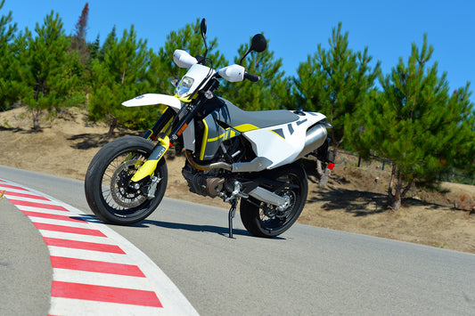HUSQVARNA 701 Supermoto: What is the best support from smartphone ?