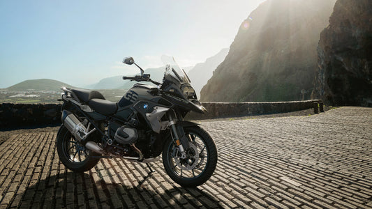 BMW R 1250 GS : The best mount for smartphone ?