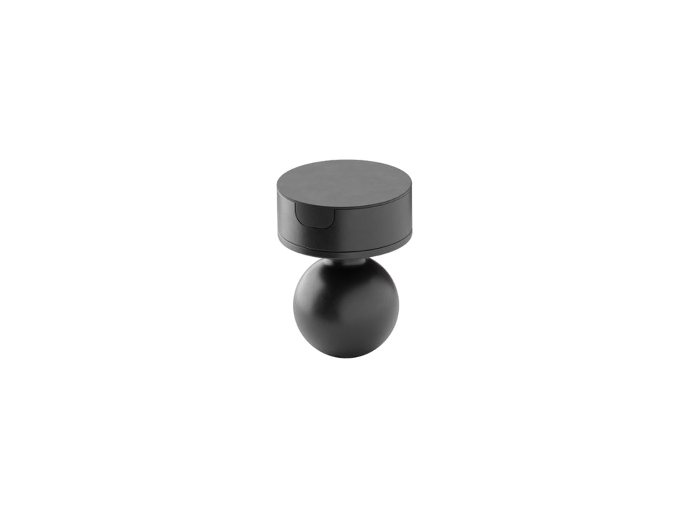 Dock magnétique universel pour motos, avec adaptateur boule RAM pour ajustement rapide de l’angle.