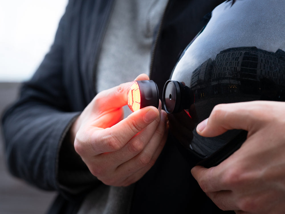 Support magnétique universel pour casque (lumières non incluses)