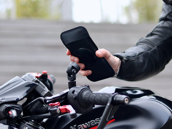 With the sleeve for magnetic smartphone mirror screw mount for motorcycle, ride with peace of mind with your smartphone within reach. 
