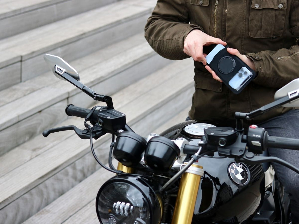 SHAPEHEART innovation française, Support telephone moto sportive magnétique  pour demi-guidon, guidons bracelets. Porte téléphone moto sportive, anti  vibration, imperméable et universel en destockage et reconditionné chez  DealBurn