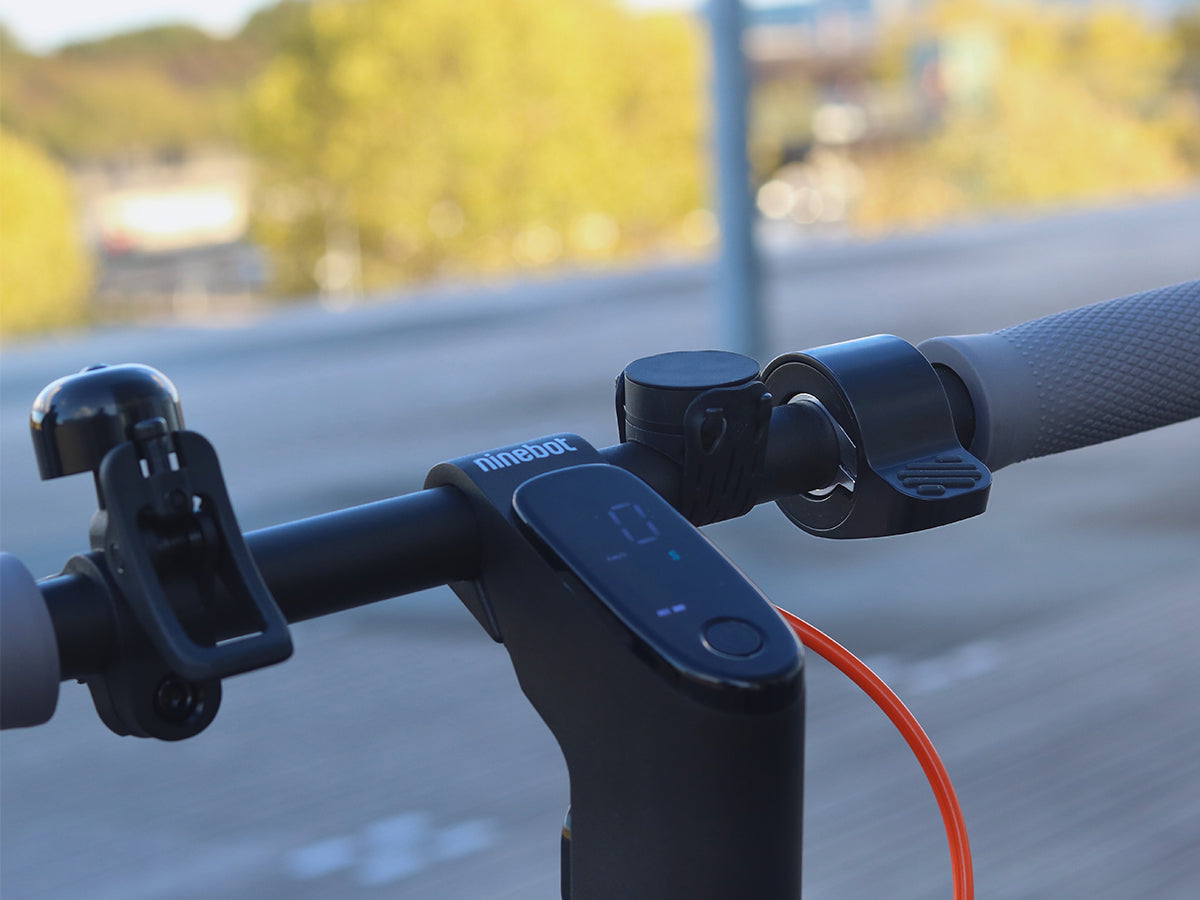 E-scooter smartphone mount