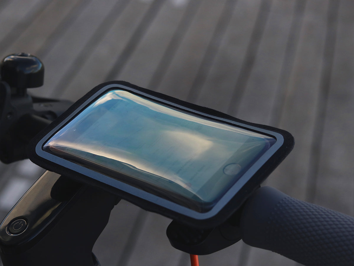 E-scooter smartphone mount