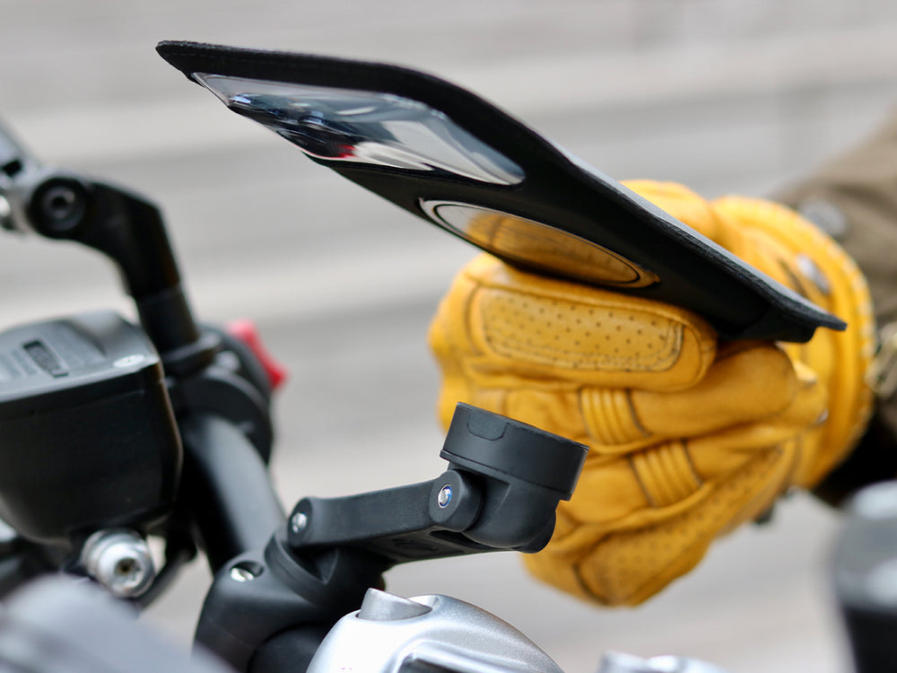 Smartphone mount with magnetic sleeve for PRO BOOST motorcycle handlebars, compatible with handlebars from 22 to 32mm diameter
